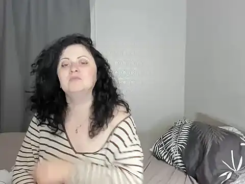 Lillian2 online show from 09/26/25, 07:51