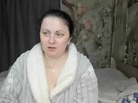 Lillian2 online show from 04/13/26, 08:03