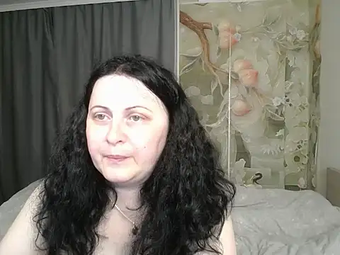 Lillian2 online show from 06/07/26, 07:17