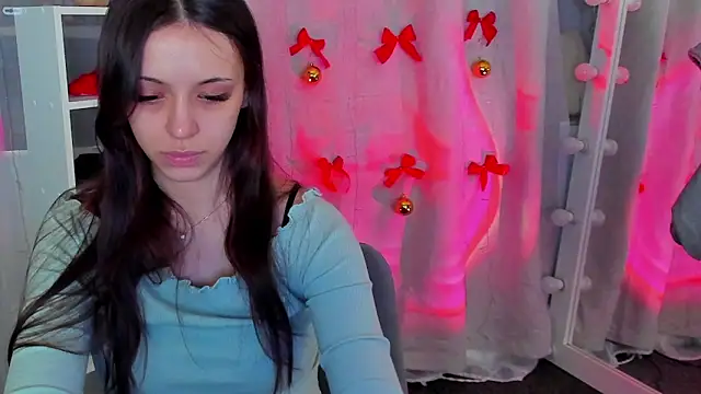 Snapshot of MipsyMipson chatting on 12/10/24, 11:00 MipsyMipson online show from 12/10/24, 11:00