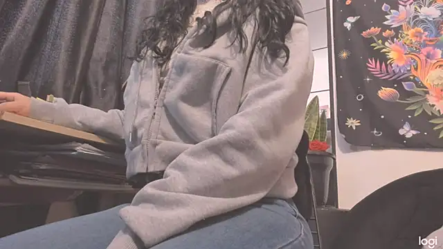 MYFAVOURITESTRAGER online show from 09/10/25, 03:34