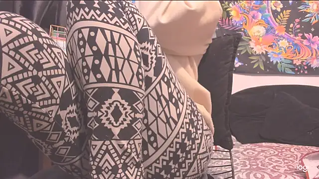 MYFAVOURITESTRAGER online show from 10/18/25, 11:11