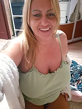 Isabellaa04 online show from 11/23/25, 11:59