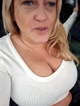 Isabellaa04 online show from 12/21/25, 01:07