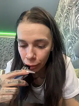 Queen of pain online show from 02/11/26, 07:02