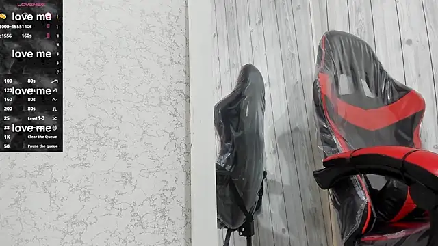 Snapshot of DominicSccott chatting on 03/06/25, 12:52 DominicSccott online show from 03/06/25, 12:52