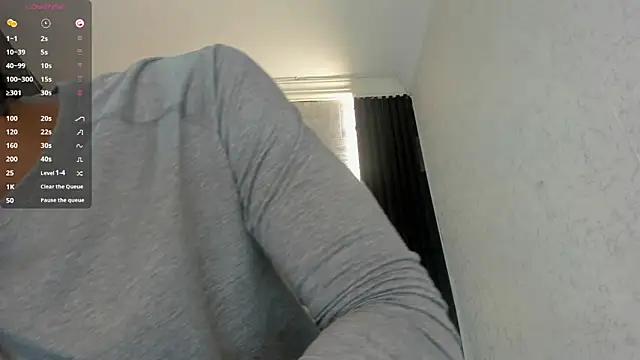 Snapshot of DominicSccott chatting on 10/08/25, 12:36 DominicSccott online show from 10/08/25, 12:36