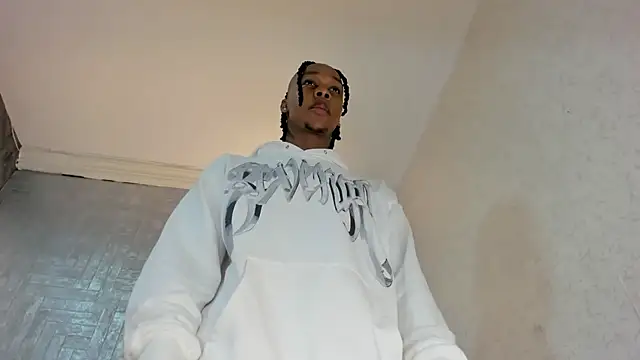 Snapshot of DominicSccott chatting on 10/12/25, 12:37 DominicSccott online show from 10/12/25, 12:37