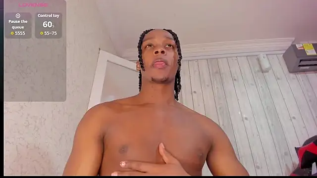 Snapshot of DominicSccott chatting on 10/24/25, 12:34 DominicSccott online show from 10/24/25, 12:34