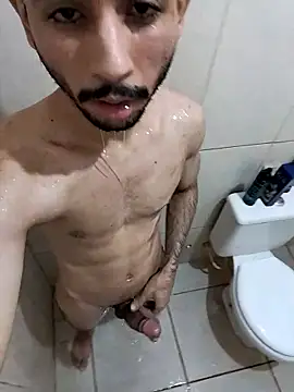 Snapshot of 0O0O0O0O0O98 chatting on 12/17/25, 11:22 0O0O0O0O0O98 online show from 12/17/25, 11:22