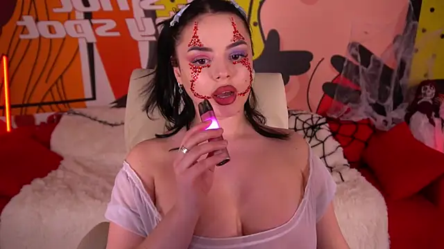 Snapshot of Daenerys_Daenn chatting on 10/31/25, 10:49 Daenerys Daenn online show from 10/31/25, 10:49