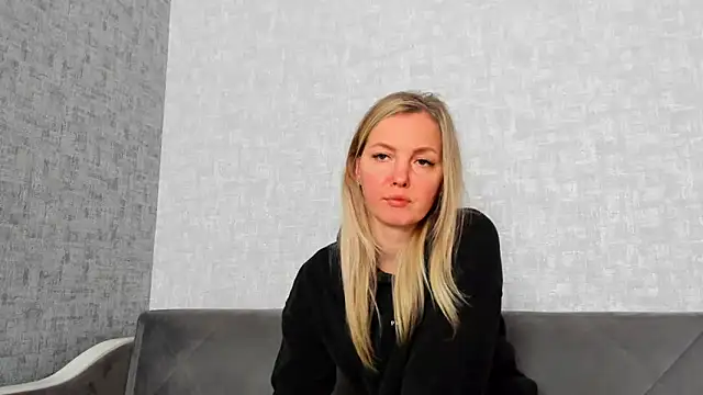 iam Venus online show from 04/15/26, 08:43