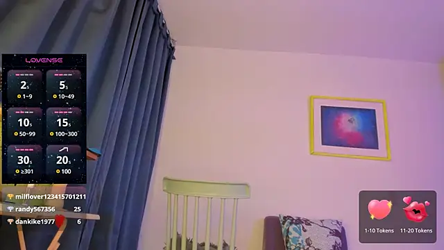 Snapshot of sexual__queen chatting on 03/07/25, 06:43 sexual queen online show from 03/07/25, 06:43