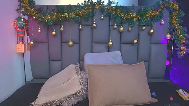  MiaBrown  online show from 12/19/25, 12:12