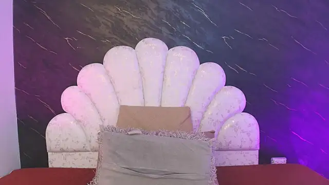  MiaBrown  online show from 04/09/26, 12:10