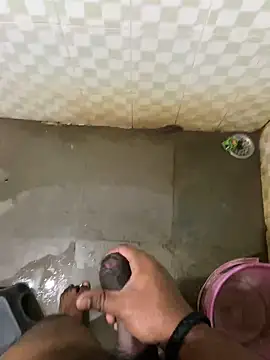 Snapshot of Honeydick7 chatting on 01/03/25, 05:28 Honeydick7 online show from 01/03/25, 05:28