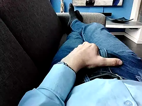 Snapshot of jk1981jk chatting on 03/16/25, 04:12 jk1981jk online show from 03/16/25, 04:12