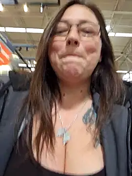 Snapshot of angelbaby1998 chatting on 03/05/25, 07:17 angelbaby1998 online show from 03/05/25, 07:17