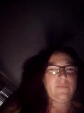 Snapshot of angelbaby1998 chatting on 11/17/25, 11:21 angelbaby1998 online show from 11/17/25, 11:21