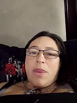 Snapshot of angelbaby1998 chatting on 11/28/25, 04:42 angelbaby1998 online show from 11/28/25, 04:42