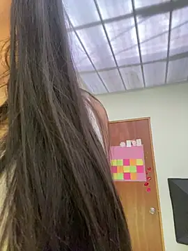 Nicollemays online show from 02/05/25, 06:26