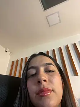 Nicollemays online show from 02/16/25, 12:30