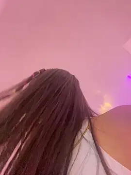 Nicollemays online show from 03/21/25, 12:06