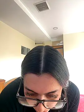 Nicollemays online show from 09/18/25, 04:09