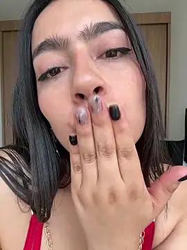 Nicollemays online show from 04/06/26, 02:29