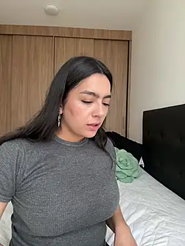 Nicollemays online show from 04/14/26, 01:06