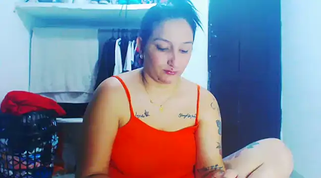 Snapshot of liz_dirty chatting on 02/23/25, 10:42 liz dirty online show from 02/23/25, 10:42