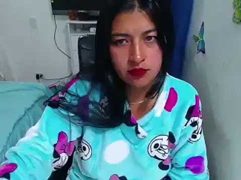 Yunhot  online show from 02/13/25, 12:00