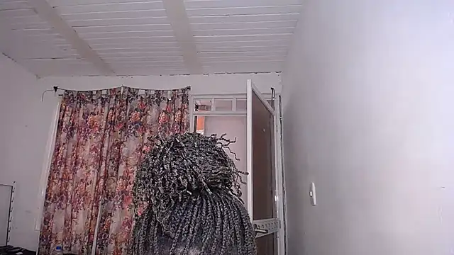 yselahot online show from 10/05/25, 04:49