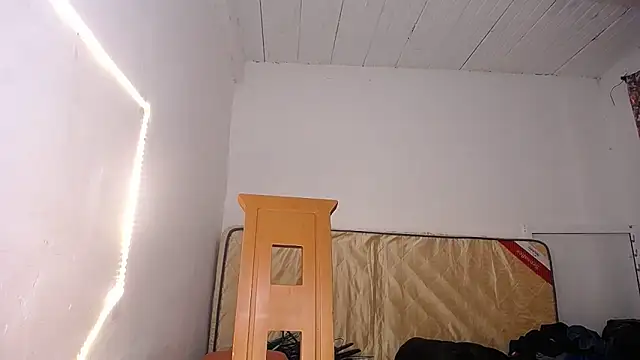 yselahot online show from 10/20/25, 05:24