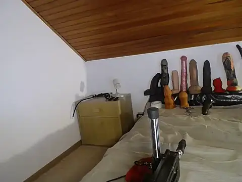 Snapshot of natjuk chatting on 11/14/25, 12:59 natjuk online show from 11/14/25, 12:59