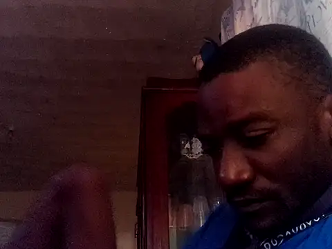 Snapshot of LookingLover34 chatting on 11/10/25, 04:50 LookingLover34 online show from 11/10/25, 04:50