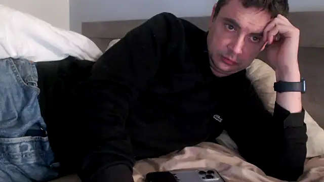 Snapshot of freddy0222222 chatting on 02/16/26, 12:12 freddy0222222 online show from 02/16/26, 12:12