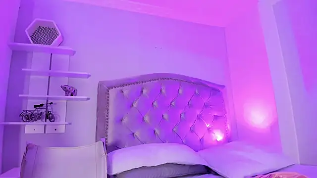 CamileHolmes online show from 02/03/25, 08:13