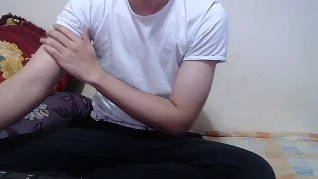 Alexdelarge323 online show from 05/07/26, 04:01