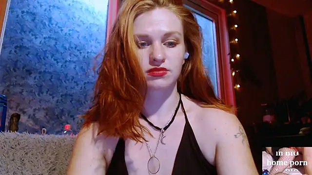 Snapshot of Cassie_Wild chatting on 10/26/25, 01:17 Cassie Wild online show from 10/26/25, 01:17