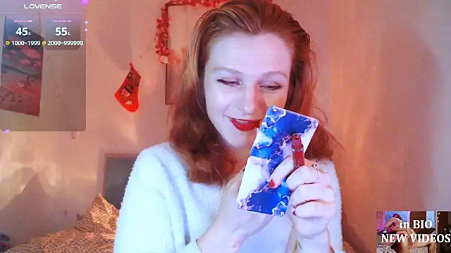 Snapshot of Cassie_Wild chatting on 12/17/25, 01:39 Cassie Wild online show from 12/17/25, 01:39