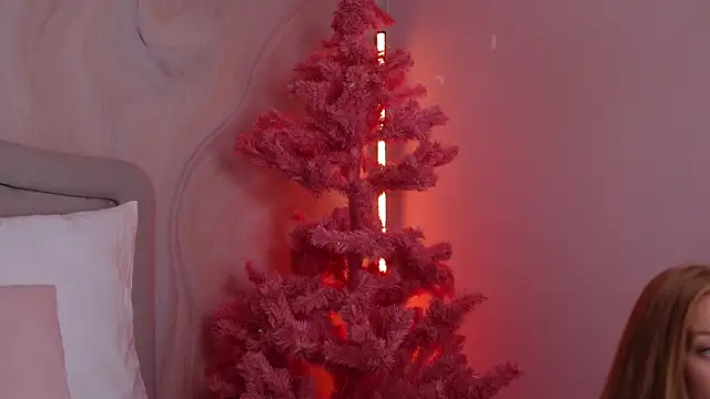 Snapshot of GingerEllis chatting on 12/13/24, 04:22 GingerEllis online show from 12/13/24, 04:22