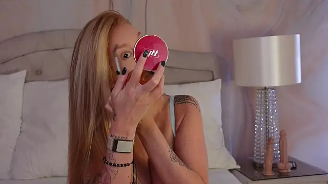 Snapshot of GingerEllis chatting on 09/24/25, 04:16 GingerEllis online show from 09/24/25, 04:16