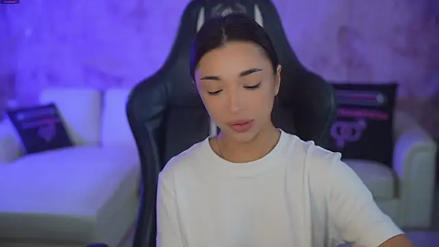 Jasmine Flow online show from 10/18/25, 07:20