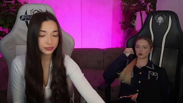 Jasmine Flow online show from 12/04/25, 08:23