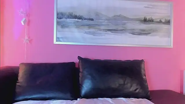 Tiffanysurez  online show from 11/28/25, 08:33