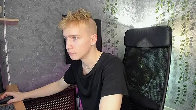 Snapshot of AlexxSweet chatting on 01/05/25, 06:56 AlexxSweet online show from 01/05/25, 06:56