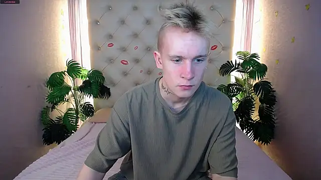 Snapshot of AlexxSweet chatting on 03/10/25, 10:48 AlexxSweet online show from 03/10/25, 10:48