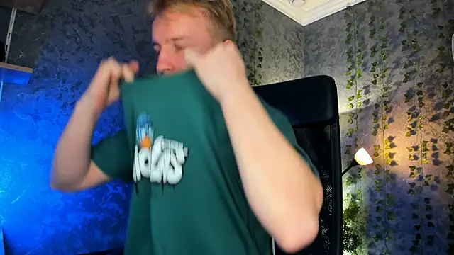 Snapshot of AlexxSweet chatting on 10/03/25, 09:17 AlexxSweet online show from 10/03/25, 09:17