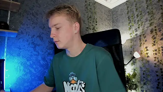 Snapshot of AlexxSweet chatting on 10/12/25, 06:34 AlexxSweet online show from 10/12/25, 06:34